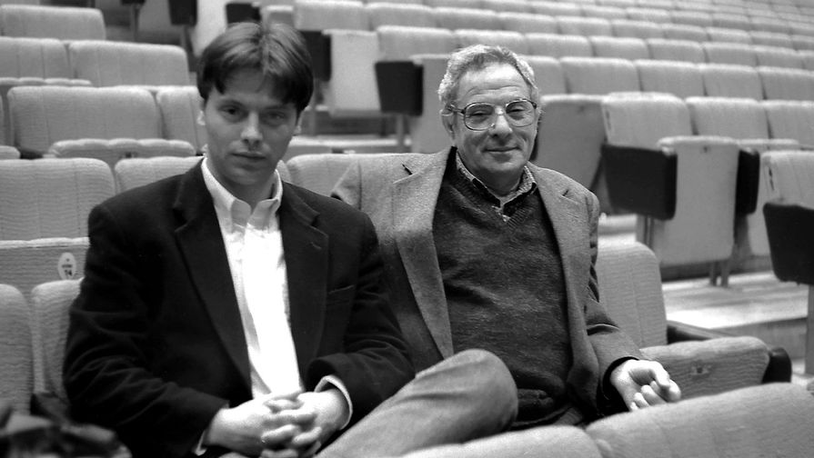 Режиссер Петр Тодоровский с сыном Валерием, 1994 год