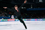 Евгений Семененко выступает с короткой программой на чемпионате России — 2022