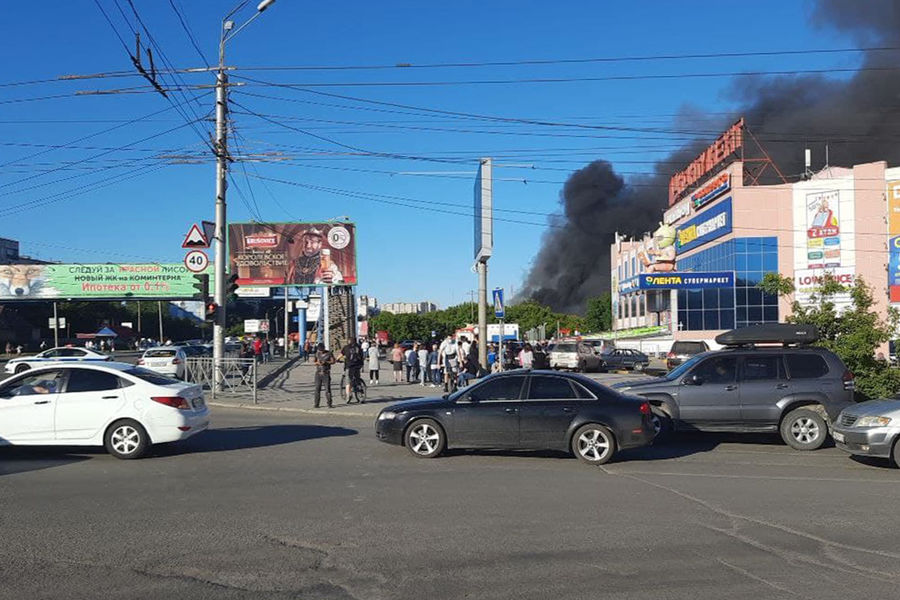 Рядом с&nbsp;местом возгорания автозаправочной станции &laquo;Еврогаз&raquo; на&nbsp;Гусинобродском шоссе в&nbsp;Новосибирске, 14&nbsp;июня 2021&nbsp;года 