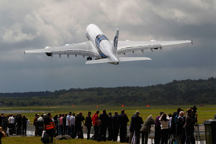 Airbus A380 на авиасалоне в Фарнборо