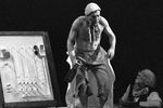 Владимир Толоконников в спектакле «Собачье сердце» на сцене Государственного академического русского театра драмы имени Лермонтова, 1988 год