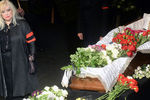 Актриса Ирина Мирошниченко во время церемонии прощания с Дмитрием Брусникиным, 13 августа 2018 года