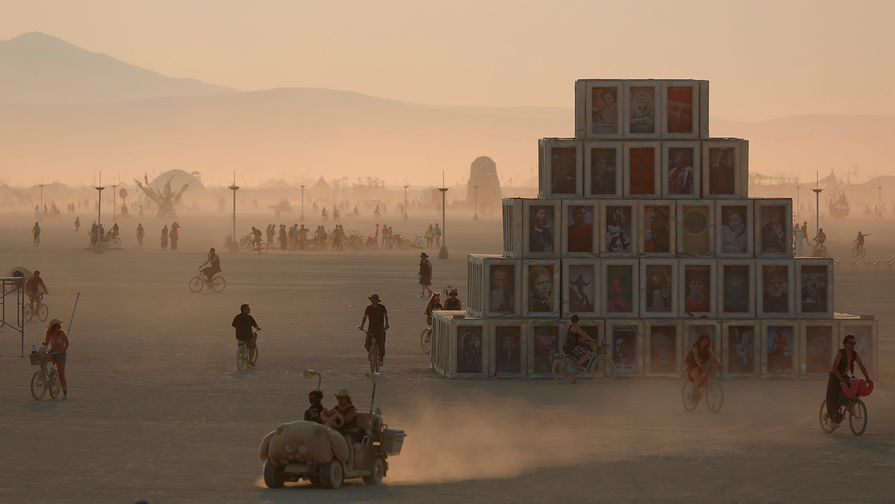 Ежегодный фестиваль Burning Man в пустыне Блэк-Рок