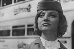 Наталья Кустинская в роли стюардессы в фильме «Королевская регата» (1966)