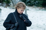 <b>«Филомена» (2013)</b>
<br><br>
Будучи подростком, ирландка Филомена Ли (Денч) забеременела и родила сына, после чего девушку отправили на перевоспитание в монастырь, а ее ребенка — на усыновление в американскую семью. Спустя много лет женщина решает найти сына и обращается за помощью к опытному журналисту, охотнику за сенсациями Мартину Сиксмиту (Стив Куган). Фильм снят по реальной истории, описанной в книге журналиста Мартина Сиксмита «Потерянный ребенок Филомены Ли». 