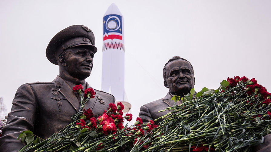 Церемония открытия памятника конструктору Сергею Королеву и космонавту Юрию Гагарину в&nbsp;Королеве, 12&nbsp;января 2017&nbsp;года