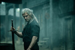 Генри Кавилл в кадре из сериала «Ведьмак» (2019)