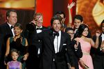 Создатели и актеры сериала «Американская семейка», признанного лучшим комедийным сериалом