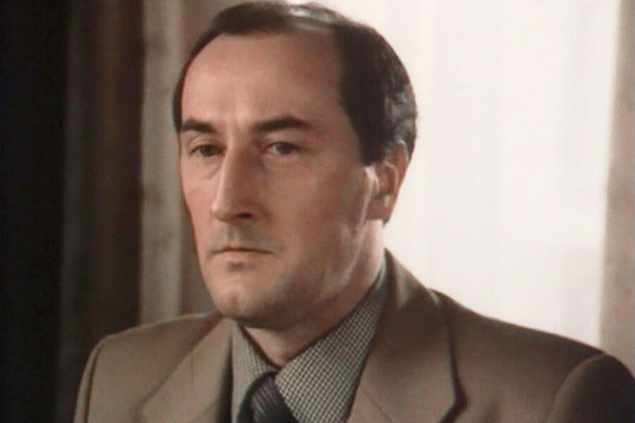 <b>«ТАСС уполномочен заявить&hellip;» (1984)</b>
<br><br>
Еще одна важная работа в&nbsp;кинокарьере Клюева &mdash; роль шпиона с&nbsp;кодовым именем Трианон в&nbsp;многосерийном фильме «ТАСС уполномочен заявить&hellip;» режиссера Владимира Фокина. Актер отлично справился с&nbsp;ролью, но цензоры решили ее существенно урезать, потому что персонаж получился слишком ярким.
<br><br>
В&nbsp;2009 году Клюев рассказал в&nbsp;интервью сайту kinoteatr.ru: «На телевидении была передача, посвященная «ТАССу», на&nbsp;которую меня не пригласили. Я позвонил и выяснил, что пришло три мешка писем, и два из&nbsp;них посвящены Трианону, и если меня выведут в&nbsp;прямой эфир, то телефон просто оборвется». 
