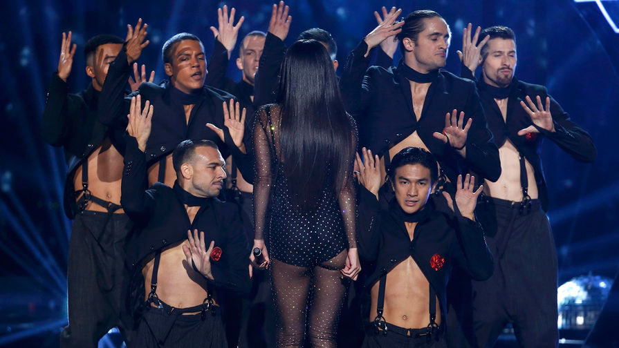 Селена Гомес выступает на церемонии American Music Awards 2015