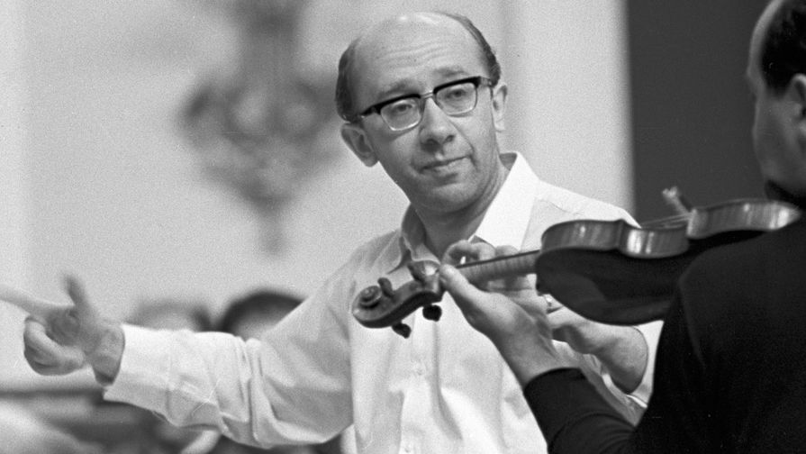 1969 год. Дирижер Геннадий Рождественский во время репетиции с&nbsp;симфоническим оркестром