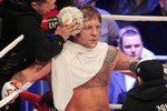 Емельяненко в своем углу после первого раунда