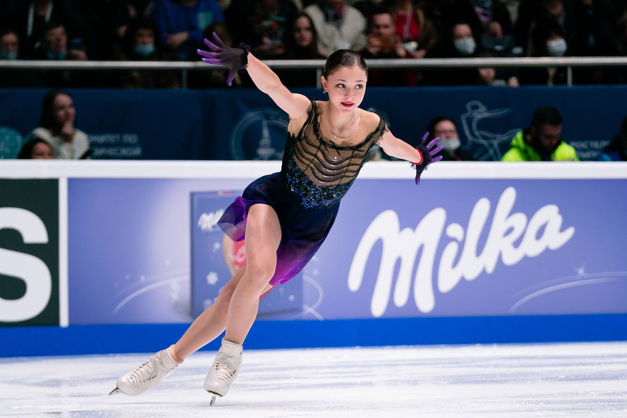 Софья Самоделкина выступает в&nbsp;произвольной программе на&nbsp;чемпионате России &mdash; 2022