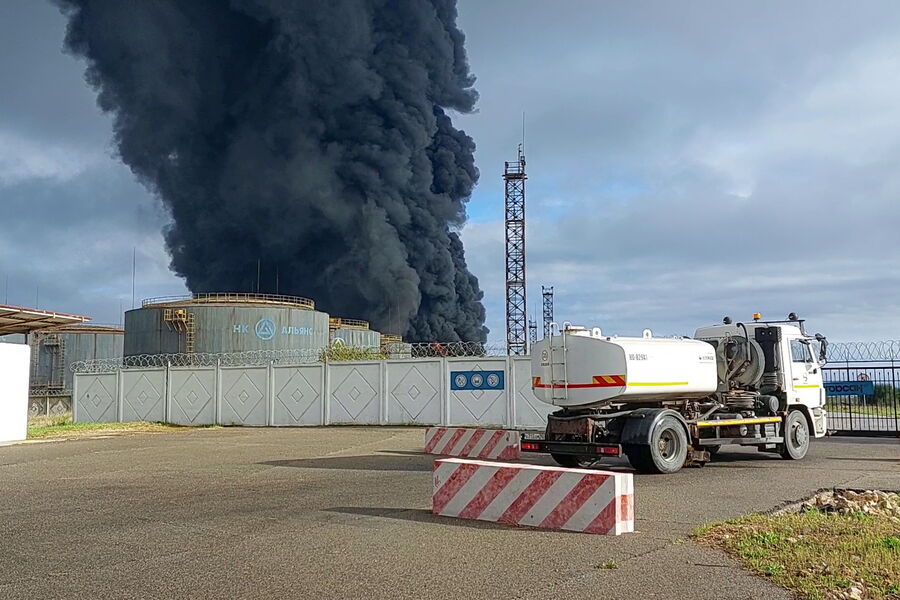 Пожар на&nbsp;нефтебазе в&nbsp;Севастополе, 29&nbsp;апреля 2023&nbsp;года