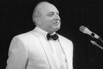 Михаил Жванецкий во время выступления, 1995 год