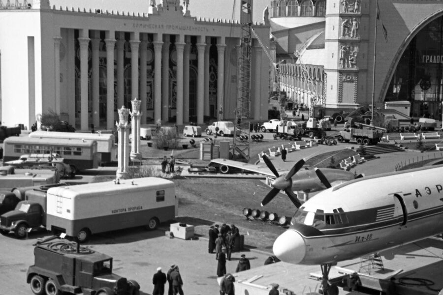 Пассажирский самолет Ил-18 на&nbsp;ВДНХ, 1960&nbsp;год