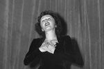 Эдит Пиаф во время выступления в&nbsp;Нью-Йорке, 1949 год