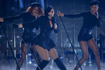Деми Ловато выступает на церемонии American Music Awards 2015