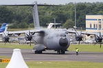 Военно-транспортный самолет Airbus A400M на международном авиационно-космическом салоне «Фарнборо-2016»