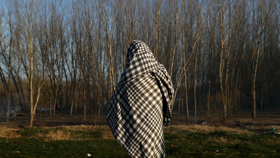 Мигрант недалеко от турецко-греческой границы 