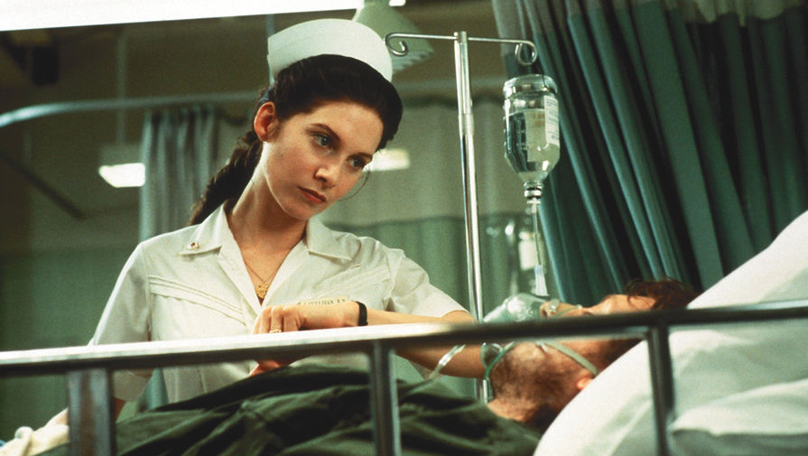 Элизабет Митчелл в фильме «Радиоволна» (2000)