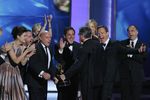Актеры и создатели сериала «Во все тяжкие», признанного лучшим драматическим сериалом