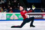 Михаил Коляда выступает с короткой программой на чемпионате России — 2022