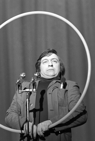 Геннадий Хазанов в&nbsp;спектакле &laquo;Мелочи жизни&raquo;, 1979&nbsp;год