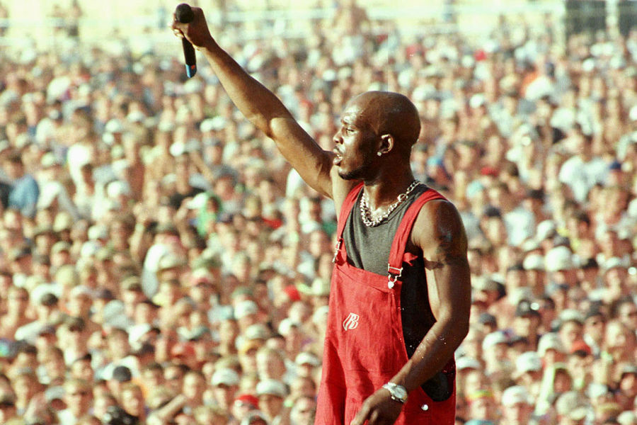 Рэпер DMX выступает на&nbsp;фестивале &laquo;Вудсток&raquo; в&nbsp;штате Нью-Йорк, 23 июля 1999 года