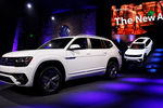 Volkswagen Atlas на мотор-шоу в Детройте, 8 января 2017 года
