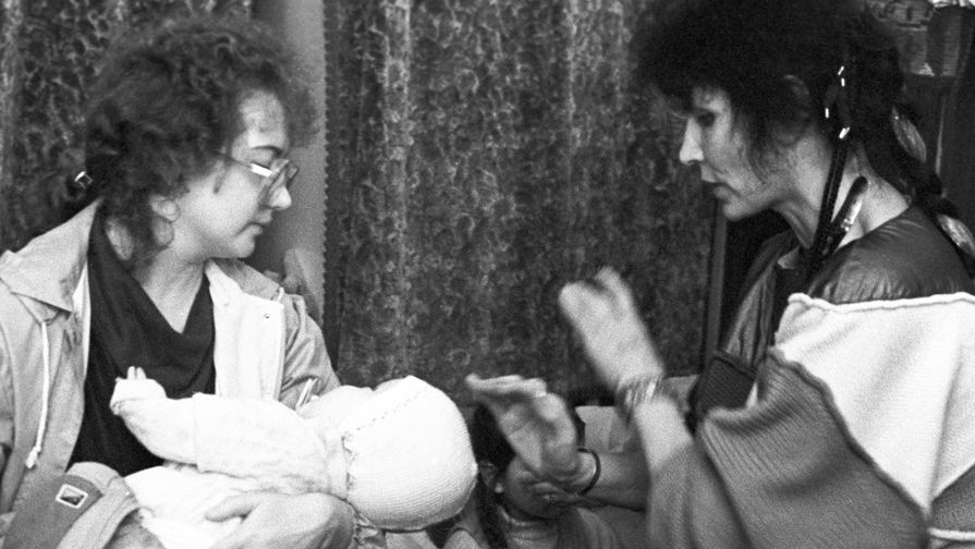 Сеанс Джуны. Пациент — семимесячный младенец с отеком мозга, 1988 год