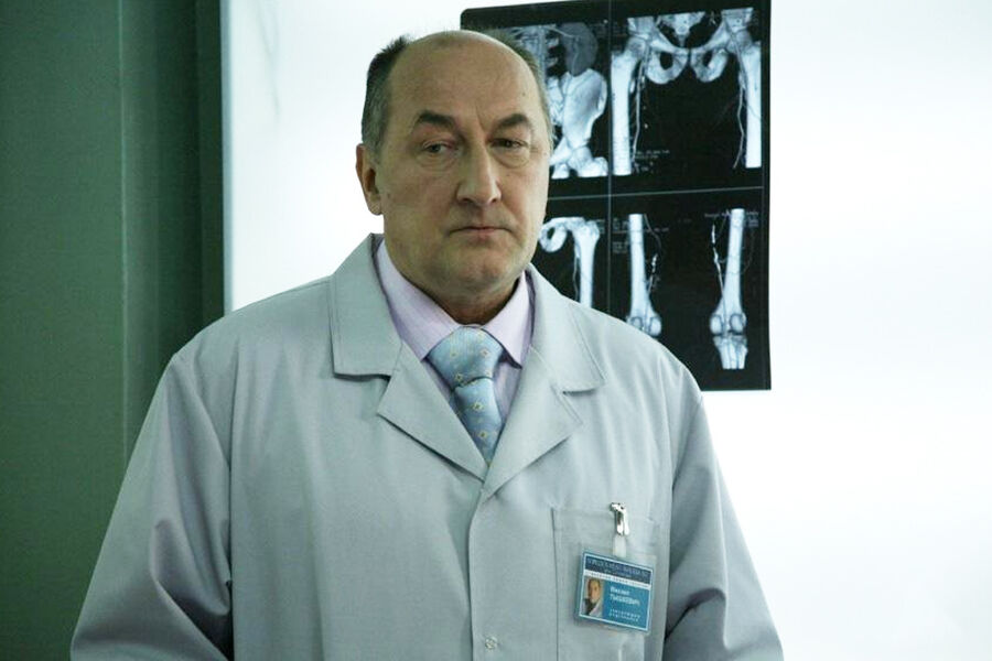 <b>«Общая терапия» (2008-2010)</b>
<br><br>
Римейк итальянского шоу о&nbsp;буднях врачей «Общая терапия» выходил на&nbsp;российском ТВ в&nbsp;двух сезонах. Героем Клюева стал заведующий терапевтическим отделением больницы Михаил Ильич Тышкевич &mdash; уверенный в&nbsp;себе и своих решениях врач, обладающий твердыми принципами.
