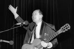 Валерий Золотухин исполняет песню о Владимире Высоцком. 1993г.