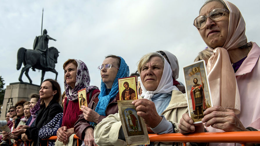 Крестный ход в&nbsp;честь дня перенесения мощей Александра Невского в&nbsp;Санкт-Петербурге, 12&nbsp;сентября 2017&nbsp;года