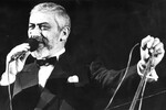 В 1980-х годах Кикабидзе начал сольную карьеру певца и в первое время выступал под фамилией матери Багратиони. Он исполнял песни на грузинском, русском, английском и итальянском языках. Наиболее известными композициями в его исполнении стали «Проводы любви», «Чито-Гврито», «Мои года», «Бессердечная», «Обо всем не скажешь в песне», «Отцовская песня», «Останься, молодость», «Вот и весь разговор» и «Память»