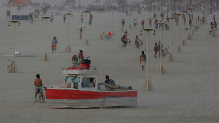 Ежегодный фестиваль Burning Man в пустыне Блэк-Рок