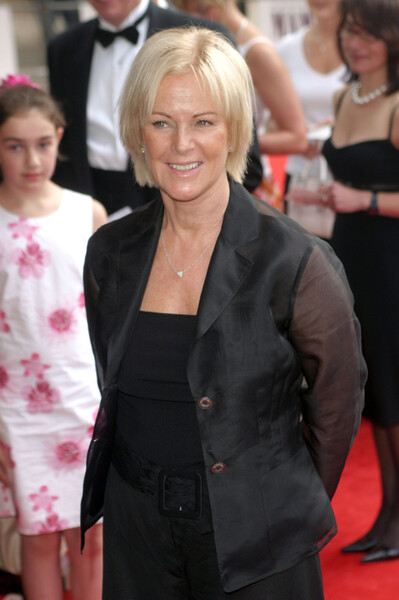 Анни-Фрид Лингстад на&nbsp;благотворительном представлении &laquo;Mamma Mia!&raquo;, 2004&nbsp;год