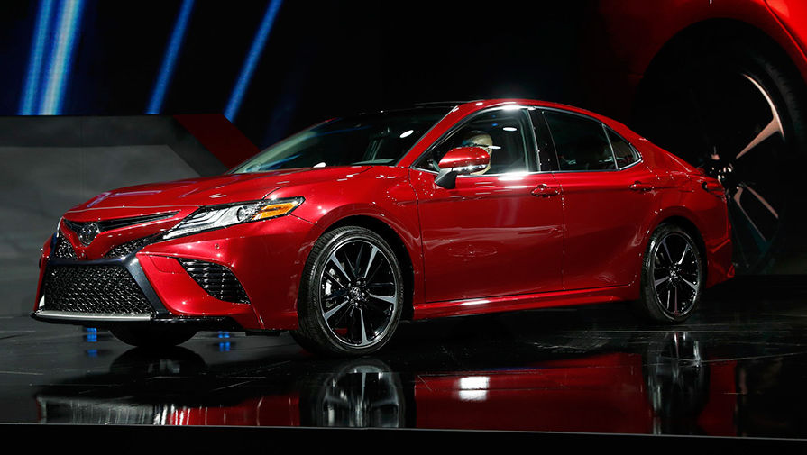 Toyota Camry XSE на&nbsp;мотор-шоу в&nbsp;Детройте, 9 января 2017 года