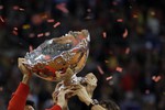Заветная «салатница» в руках испанцев