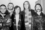 Музыкант попал в группу Genesis в 1970 году, откликнувшись на объявление в музыкальном журнале. Первые пять лет он просидел за ударной установкой и был бэк-вокалистом. После ухода солиста Питера Гэбриела группа организовала кастинг и прослушала более 400 вокалистов, но остановила свой выбор на Коллинзе. Его вокальным дебютом стала песня «For Absent Friends». На фото: группа Genesis во время турне по США, 1974 год