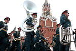 Военнослужащие парадных расчетов перед началом парада, посвященного 76-й годовщине Победы в Великой Отечественной войне, 9 мая 2021 года
