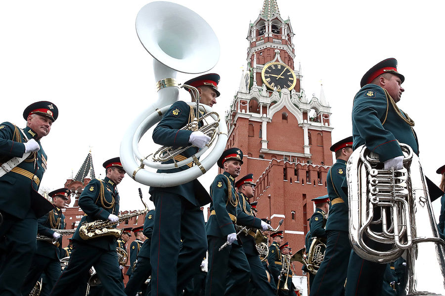 Военнослужащие парадных расчетов перед&nbsp;началом парада, посвященного 76-й годовщине Победы в&nbsp;Великой Отечественной войне, 9&nbsp;мая 2021&nbsp;года
