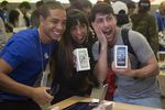 Покупатели в Apple Store на Пятой авеню в Нью-Йорке