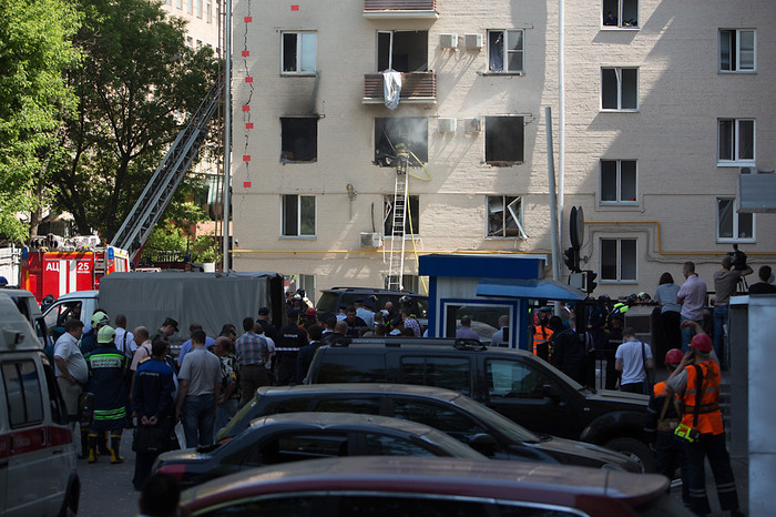На месте взрыва бытового газа в жилом доме на Кутузовском проспекте