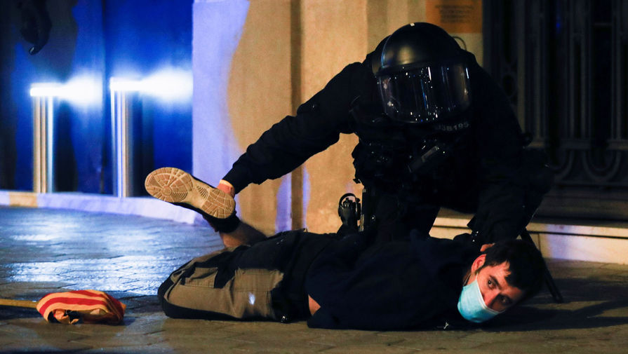 Столкновения протестующих с&nbsp;полицией в&nbsp;Барселоне, 20&nbsp;февраля 2021&nbsp;года