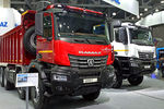 Самосвал «КамАЗ-65951» способен перевозить до 50 тонн сыпучих грузов. Весной этого года новинку испытывали в карьере под Новым Уренгоем, где проверяли надежность в условиях низких температур. Мощность дизеля такой машины — 450 л.с.