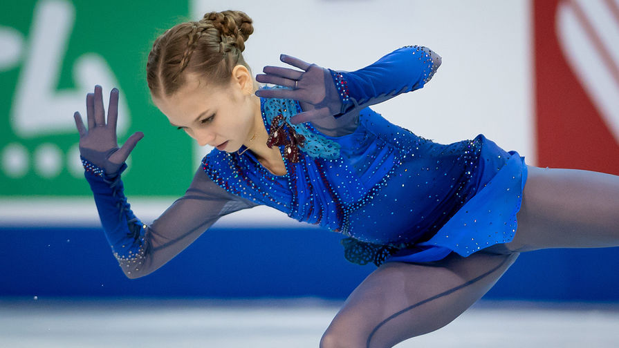 Александра Трусова во время исполнения произвольной программы