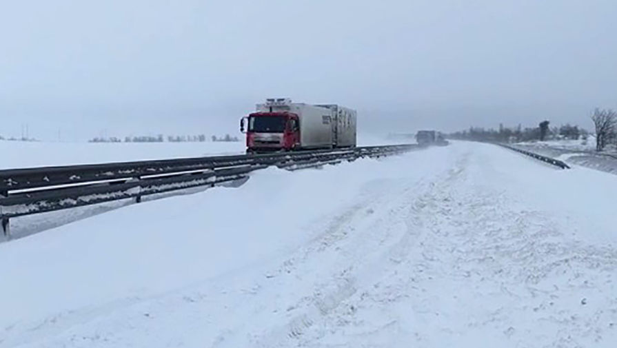 Автомобили на&nbsp;подъезде к&nbsp;Крымскому мосту, 19&nbsp;февраля 2021&nbsp;года
