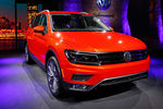 Volkswagen Tiguan на мотор-шоу в Детройте, 8 января 2017 года