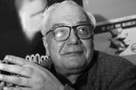 <b>Владимир Буковский (30 декабря 1942 – 27 октября 2019)</b> Бывший советский диссидент и писатель. Буковский был одним из основателей диссидентского движения в СССР, одним из организаторов собраний молодежи у памятника поэту Маяковскому в центре Москвы. Провел более десяти лет в заключении и на принудительном лечении. В 1976 году был обменян Советским Союзом на лидера чилийских коммунистов Луиса Корвалана, с тех пор жил в Британии